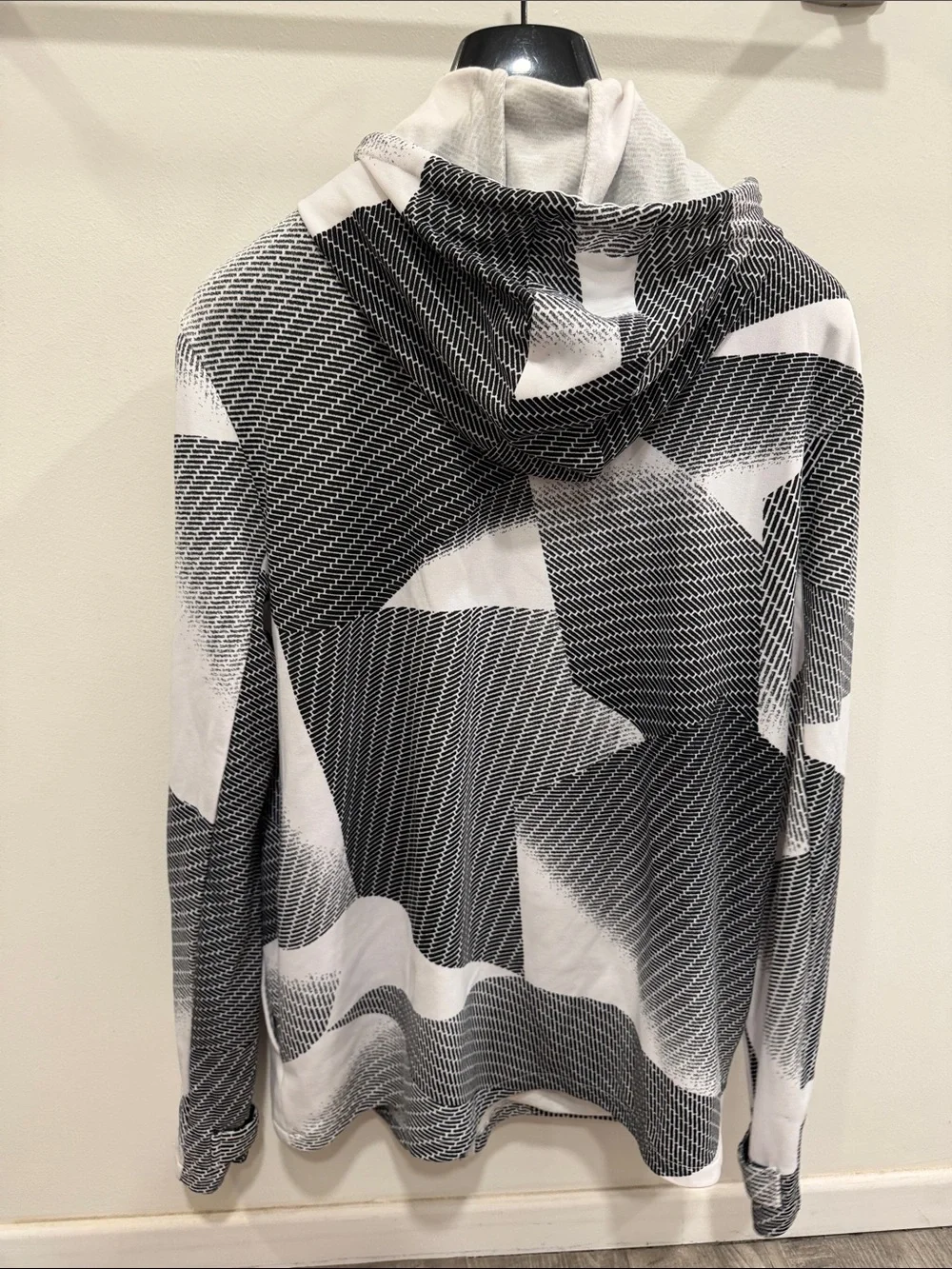 90s vintage A/X Armani Men’s Black & White Geometric Zip-Up Hoodie